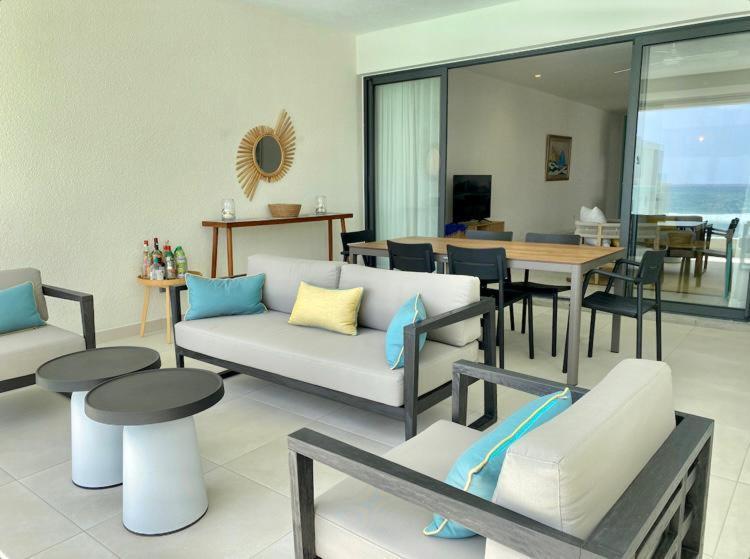 East Coast Beachfront Luxury - Eastern Blue Apartments Poste Lafayette Ngoại thất bức ảnh