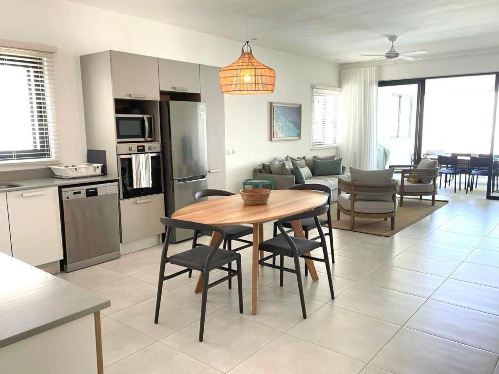 East Coast Beachfront Luxury - Eastern Blue Apartments Poste Lafayette Ngoại thất bức ảnh